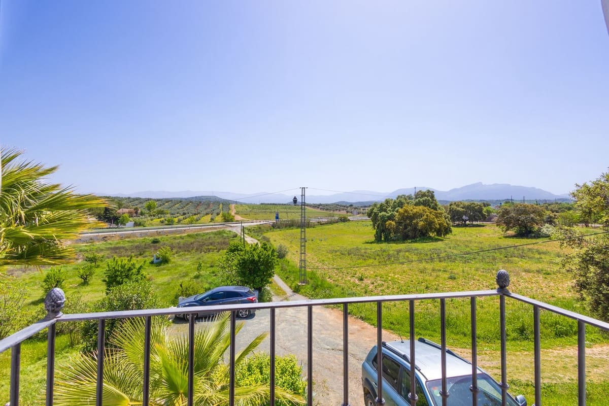 6 soveværelse Villa til salg i Archidona med swimmingpool garage - € 480.000 (Ref: 9795613)