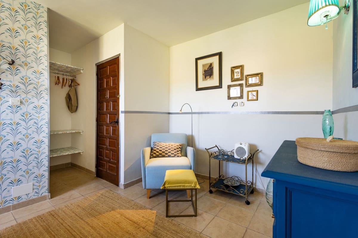 6 soveværelse Villa til salg i Archidona med swimmingpool garage - € 480.000 (Ref: 9795613)