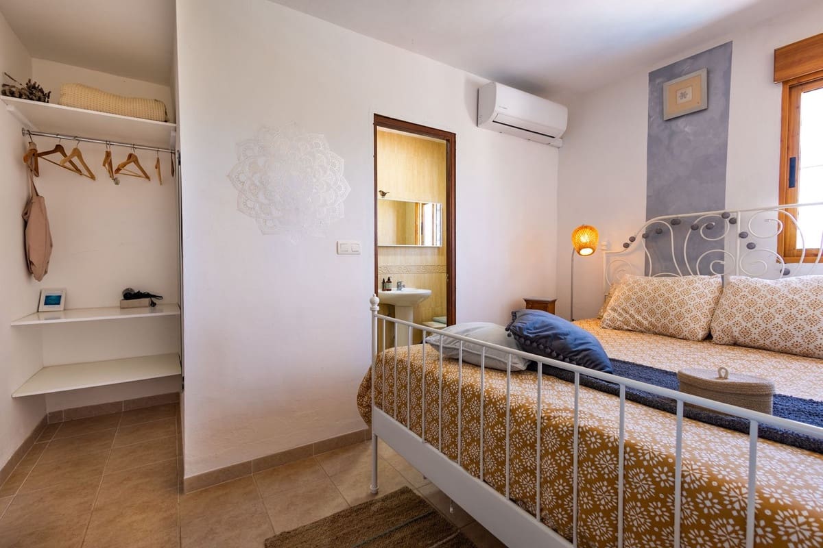 6 soveværelse Villa til salg i Archidona med swimmingpool garage - € 480.000 (Ref: 9795613)