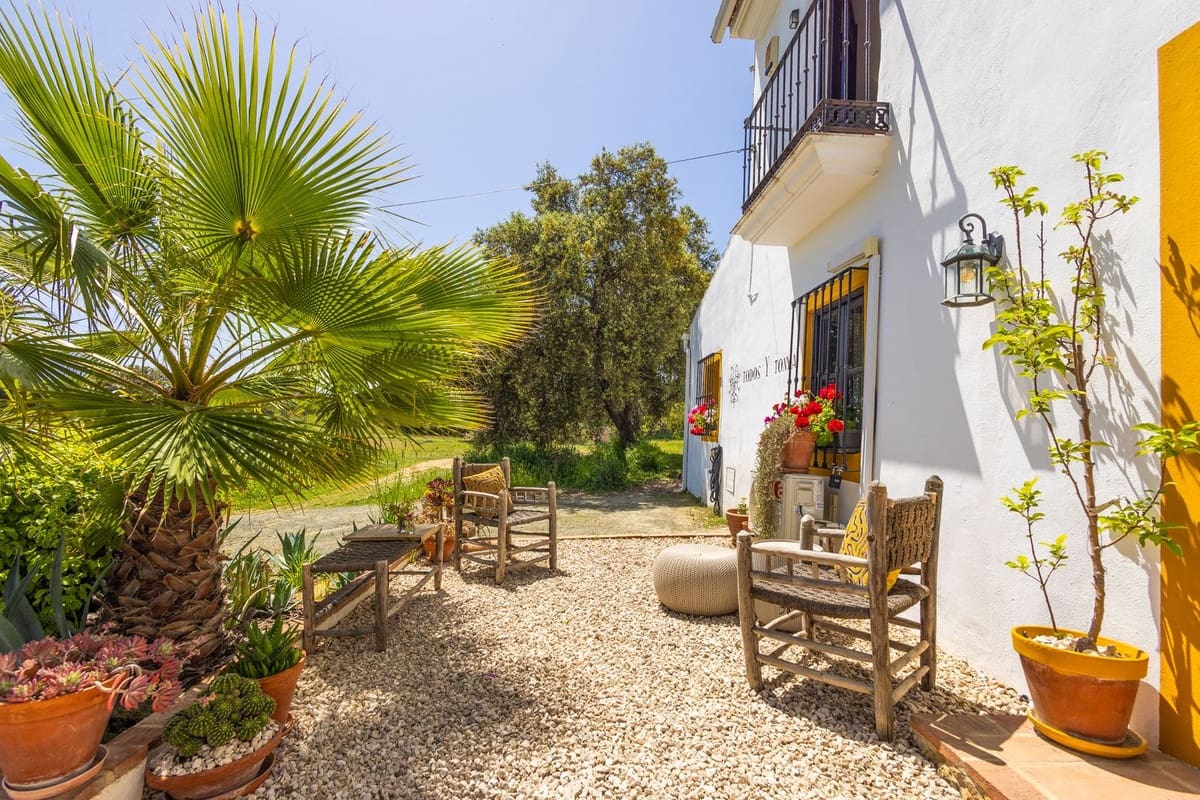 6 soveværelse Villa til salg i Archidona med swimmingpool garage - € 480.000 (Ref: 9795613)