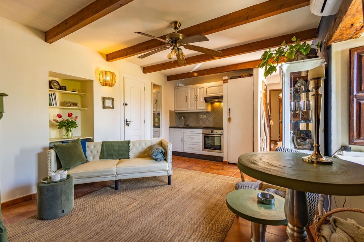 6 soveværelse Villa til salg i Archidona med swimmingpool garage - € 480.000 (Ref: 9795613)