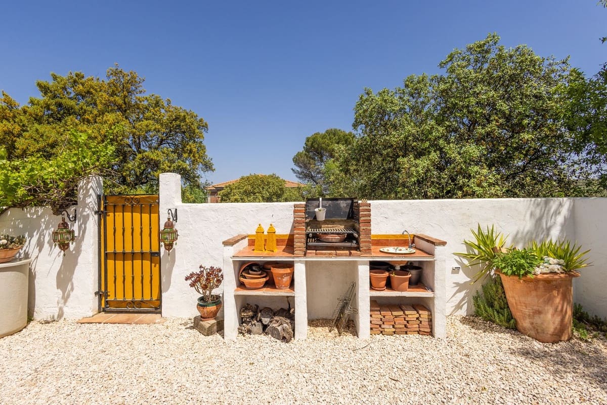 6 soveværelse Villa til salg i Archidona med swimmingpool garage - € 480.000 (Ref: 9795613)