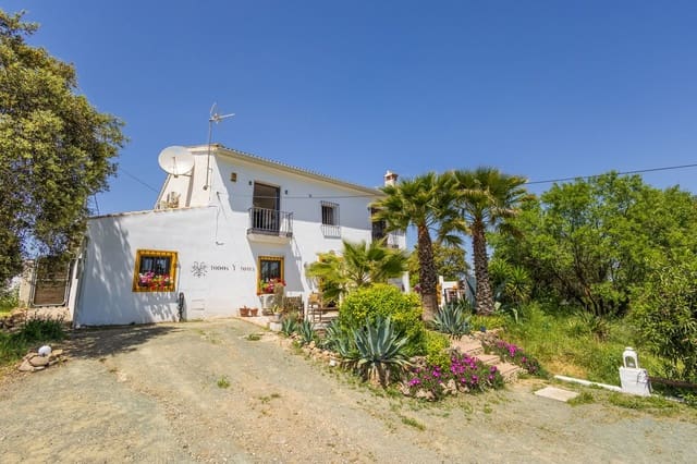 6 soveværelse Villa til salg i Archidona med swimmingpool garage - € 480.000 (Ref: 9795613)