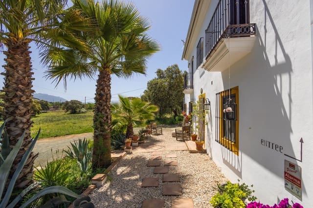 6 soveværelse Villa til salg i Archidona med swimmingpool garage - € 480.000 (Ref: 9795613)