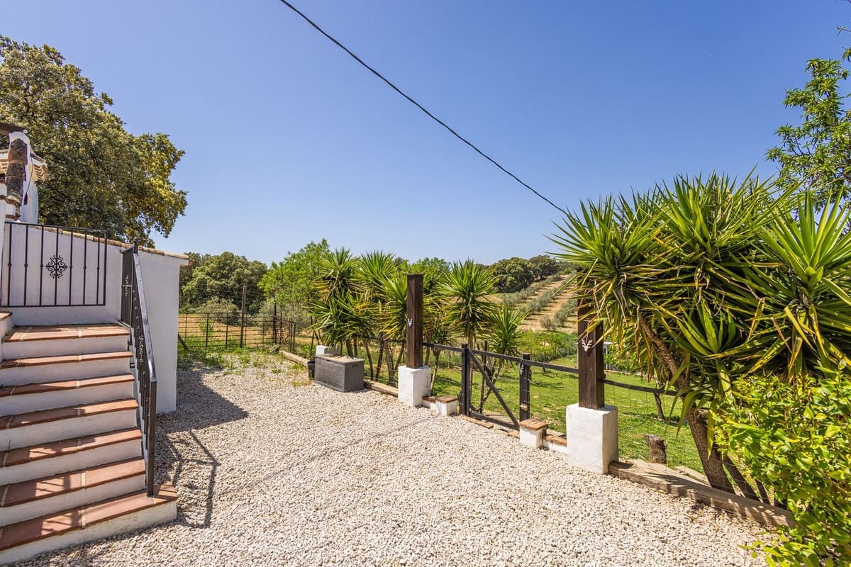 6 soveværelse Villa til salg i Archidona med swimmingpool garage - € 480.000 (Ref: 9795613)