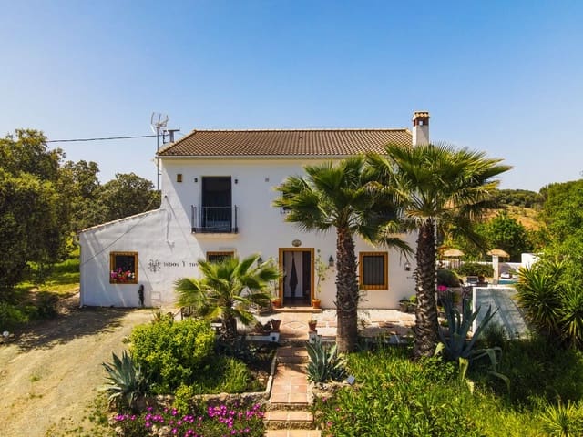 6 soveværelse Villa til salg i Archidona med swimmingpool garage - € 480.000 (Ref: 9795613)