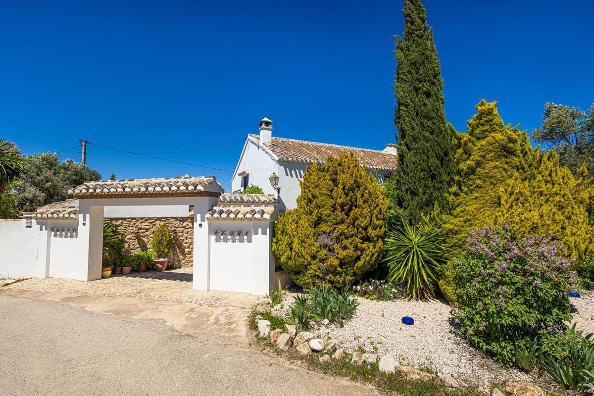 8 Zimmer Finca/Landgut zu verkaufen in Villanueva del Trabuco mit Pool Garage - 875.000 € (Ref: 9801469)