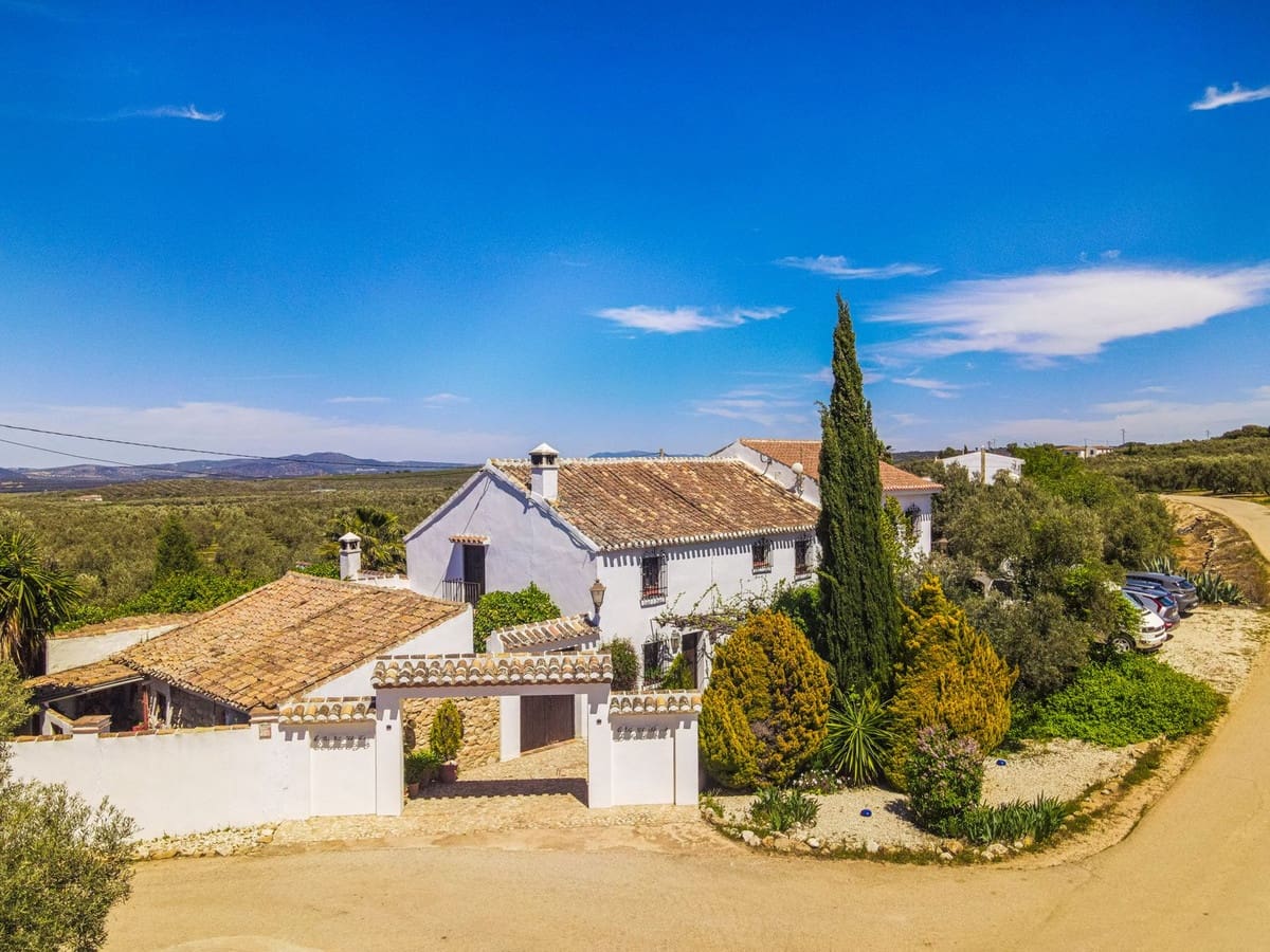 8 Zimmer Finca/Landgut zu verkaufen in Villanueva del Trabuco mit Pool Garage - 875.000 € (Ref: 9801469)