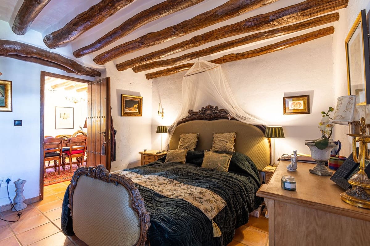 8 Zimmer Finca/Landgut zu verkaufen in Villanueva del Trabuco mit Pool Garage - 875.000 € (Ref: 9801469)