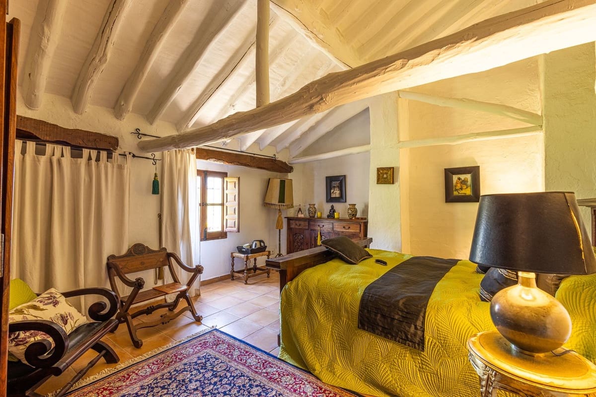 8 Zimmer Finca/Landgut zu verkaufen in Villanueva del Trabuco mit Pool Garage - 875.000 € (Ref: 9801469)