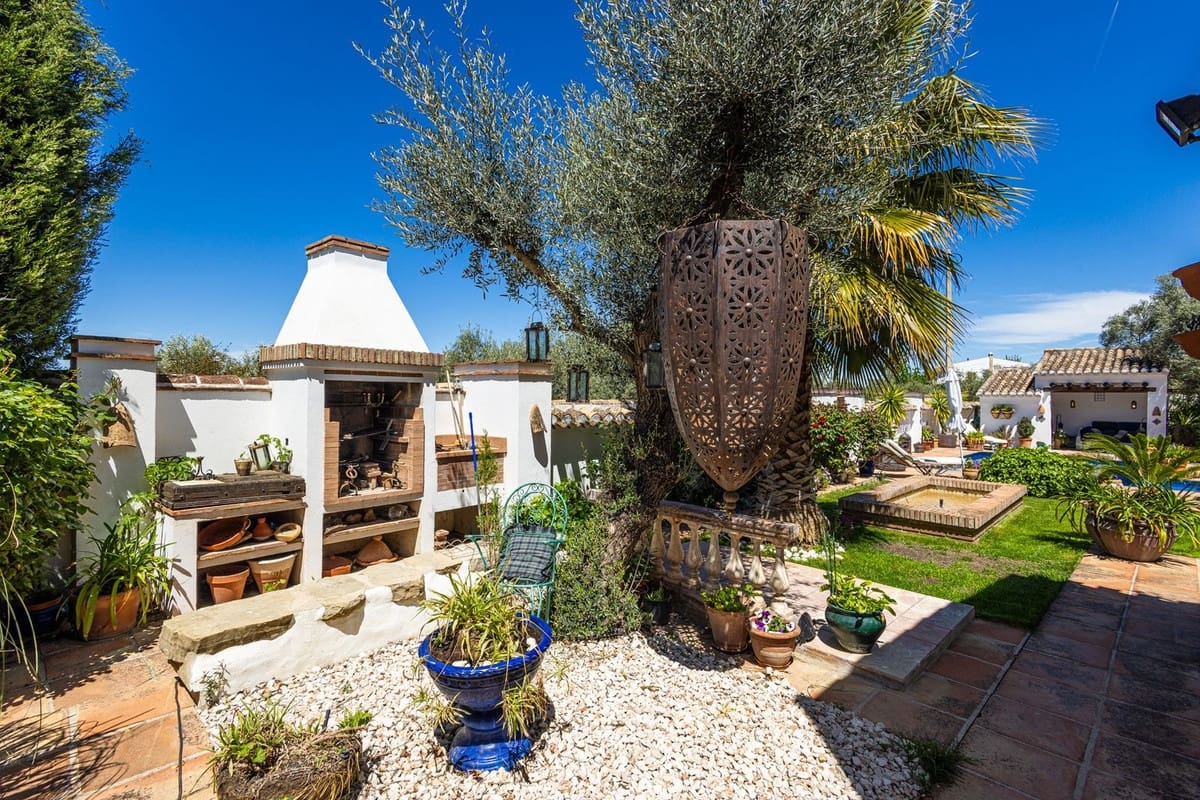 8 Zimmer Finca/Landgut zu verkaufen in Villanueva del Trabuco mit Pool Garage - 875.000 € (Ref: 9801469)