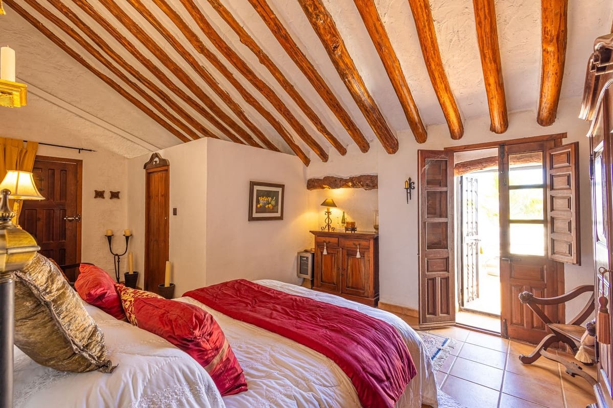 8 Zimmer Finca/Landgut zu verkaufen in Villanueva del Trabuco mit Pool Garage - 875.000 € (Ref: 9801469)