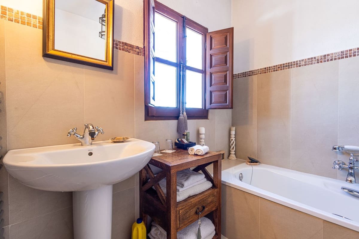 8 Zimmer Finca/Landgut zu verkaufen in Villanueva del Trabuco mit Pool Garage - 875.000 € (Ref: 9801469)