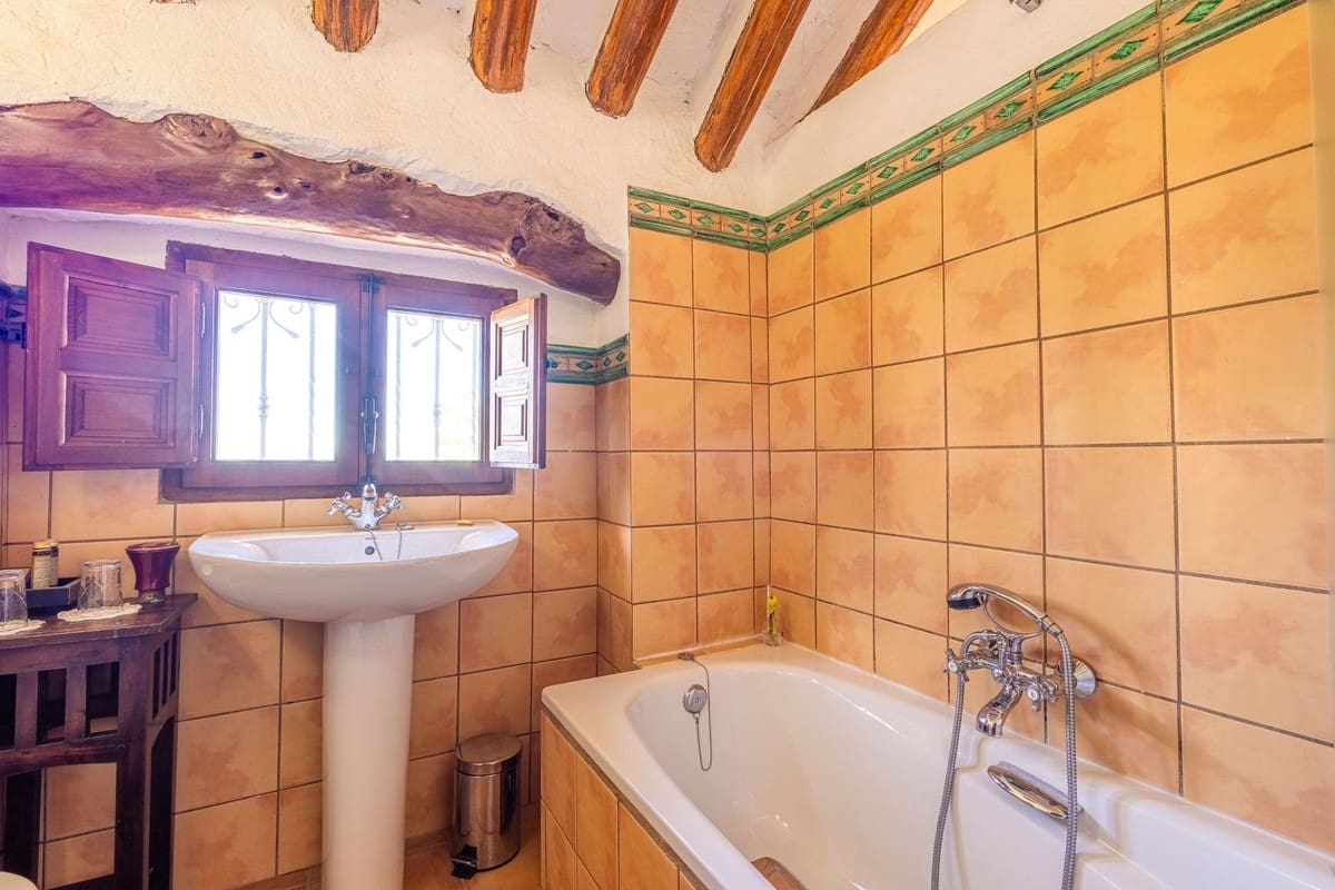 8 Zimmer Finca/Landgut zu verkaufen in Villanueva del Trabuco mit Pool Garage - 875.000 € (Ref: 9801469)