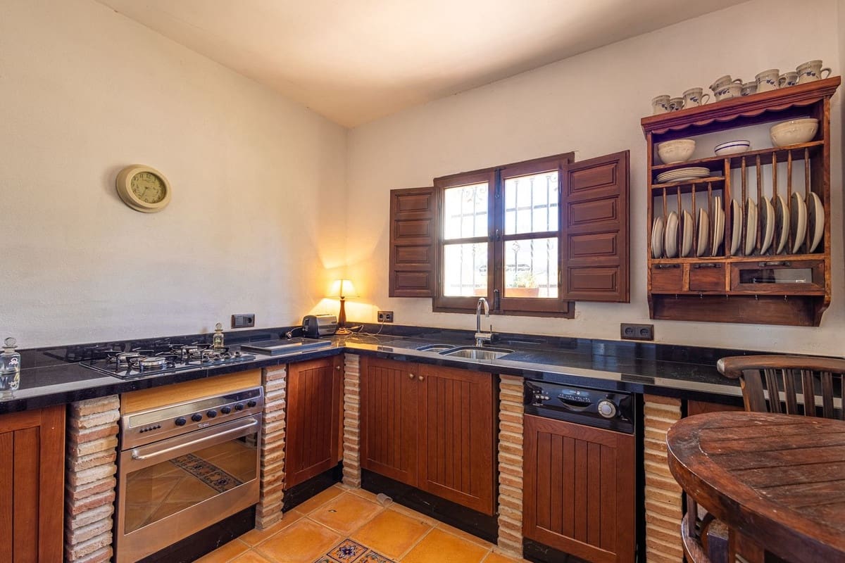 8 Zimmer Finca/Landgut zu verkaufen in Villanueva del Trabuco mit Pool Garage - 875.000 € (Ref: 9801469)