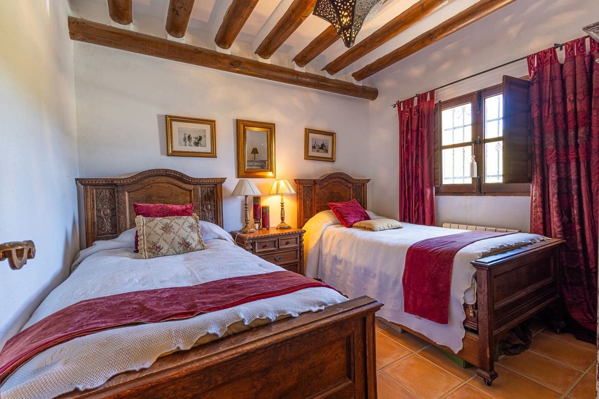 8 Zimmer Finca/Landgut zu verkaufen in Villanueva del Trabuco mit Pool Garage - 875.000 € (Ref: 9801469)