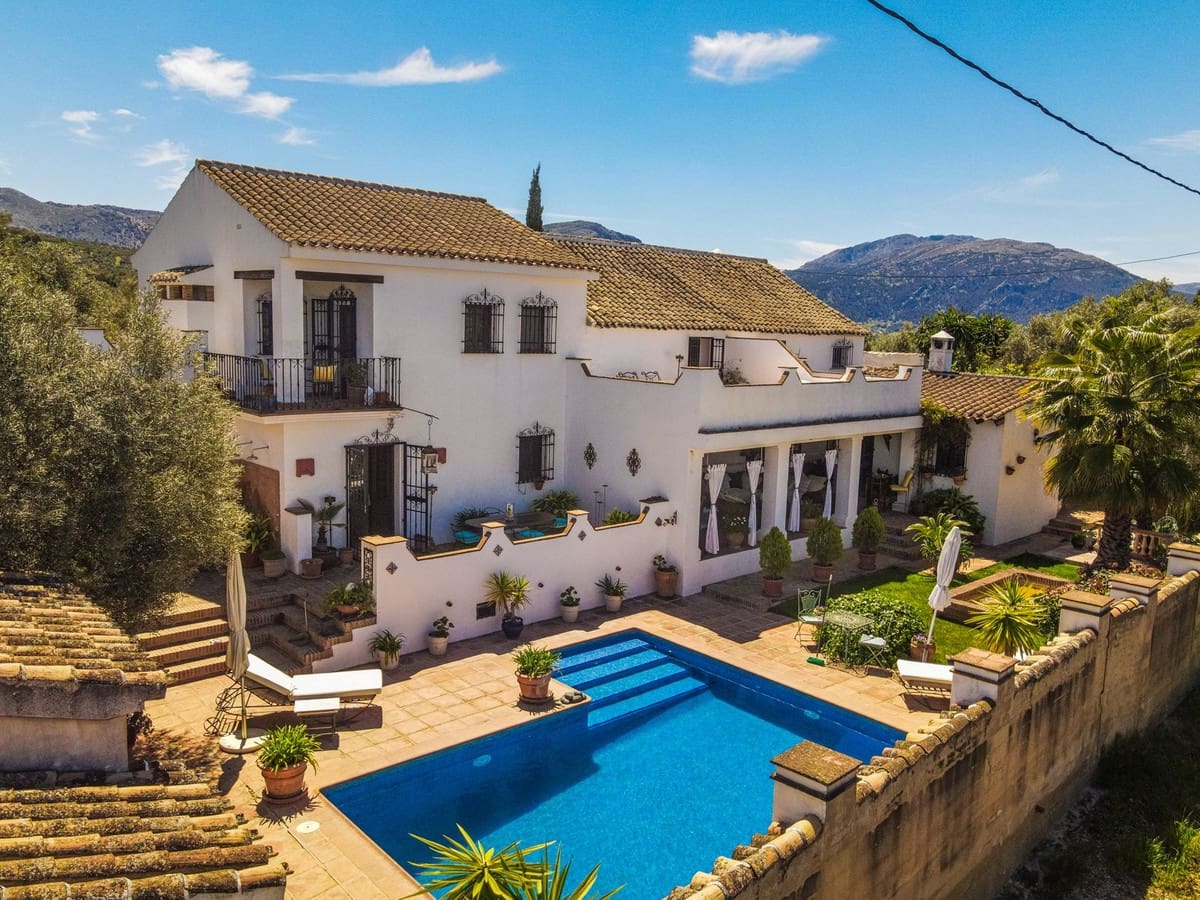 8 Zimmer Finca/Landgut zu verkaufen in Villanueva del Trabuco mit Pool Garage - 875.000 € (Ref: 9801469)