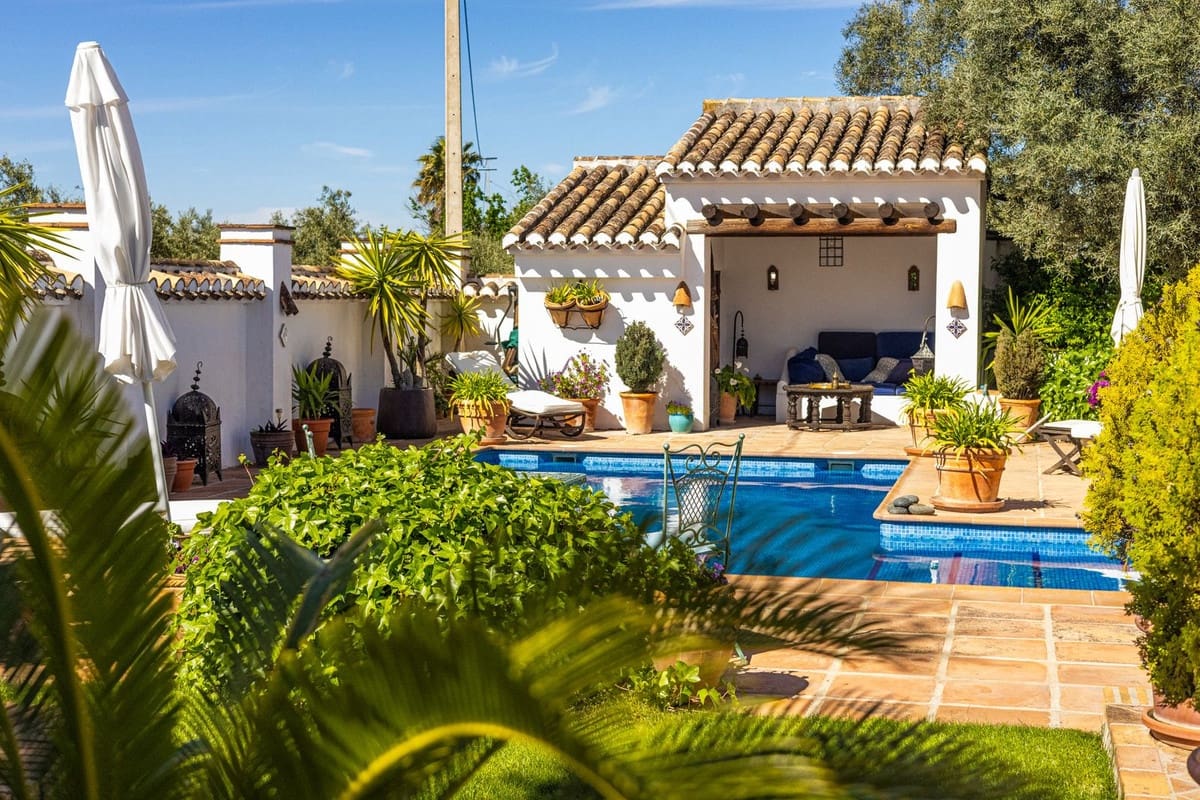 8 Zimmer Finca/Landgut zu verkaufen in Villanueva del Trabuco mit Pool Garage - 875.000 € (Ref: 9801469)