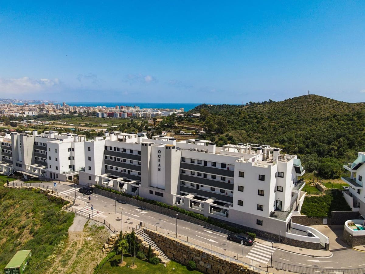 Apartamento de 3 habitaciones en Mijas Costa en venta con piscina garaje - 389.000 € (Ref: 9802813)