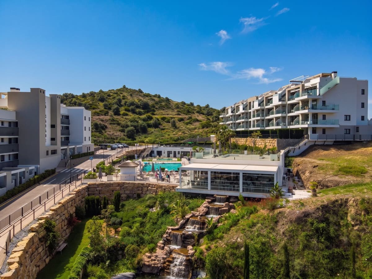 Apartamento de 3 habitaciones en Mijas Costa en venta con piscina garaje - 389.000 € (Ref: 9802813)