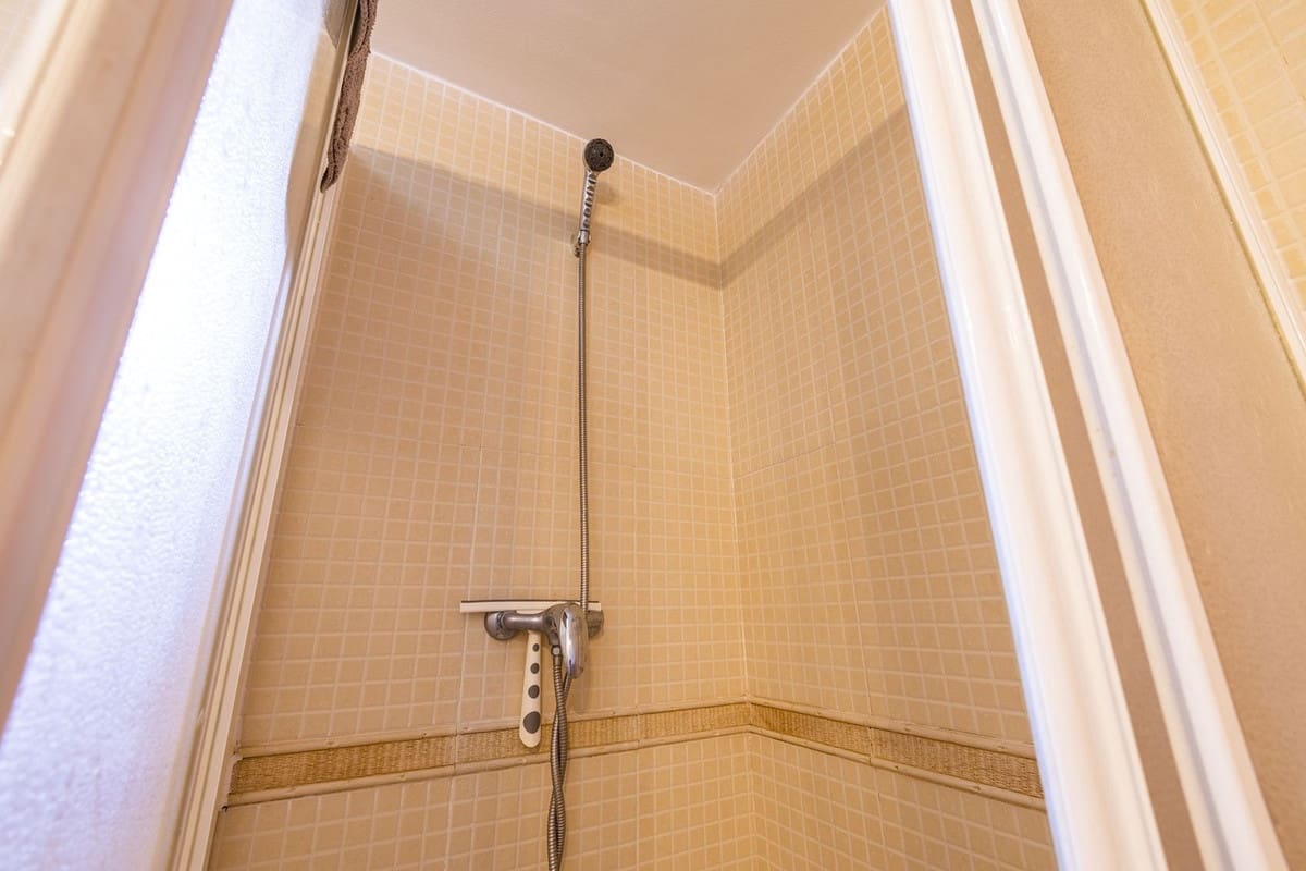 3 bedroom Villa for sale in Alcaucin with pool garage - € 335,000 (Ref: 9803901)