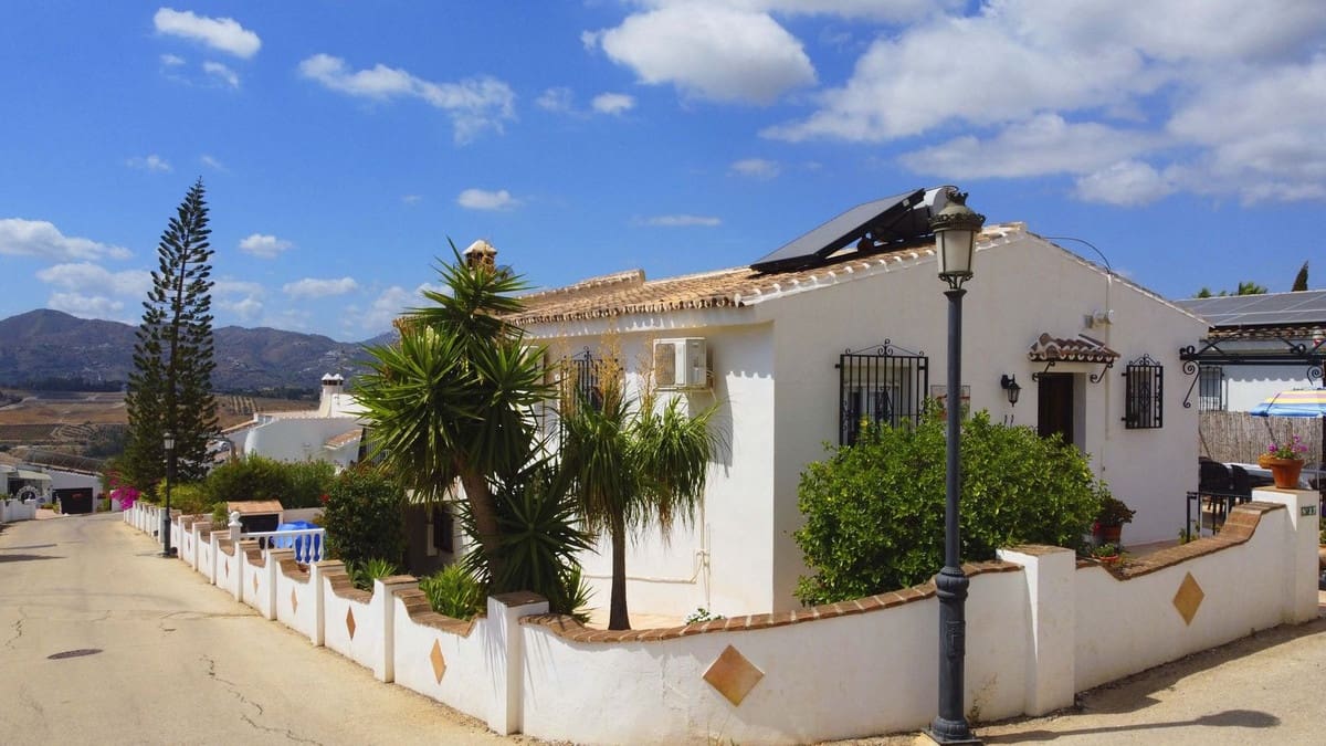 3 sovrum Villa till salu i Alcaucin med pool garage - 335 000 € (Ref: 9803901)