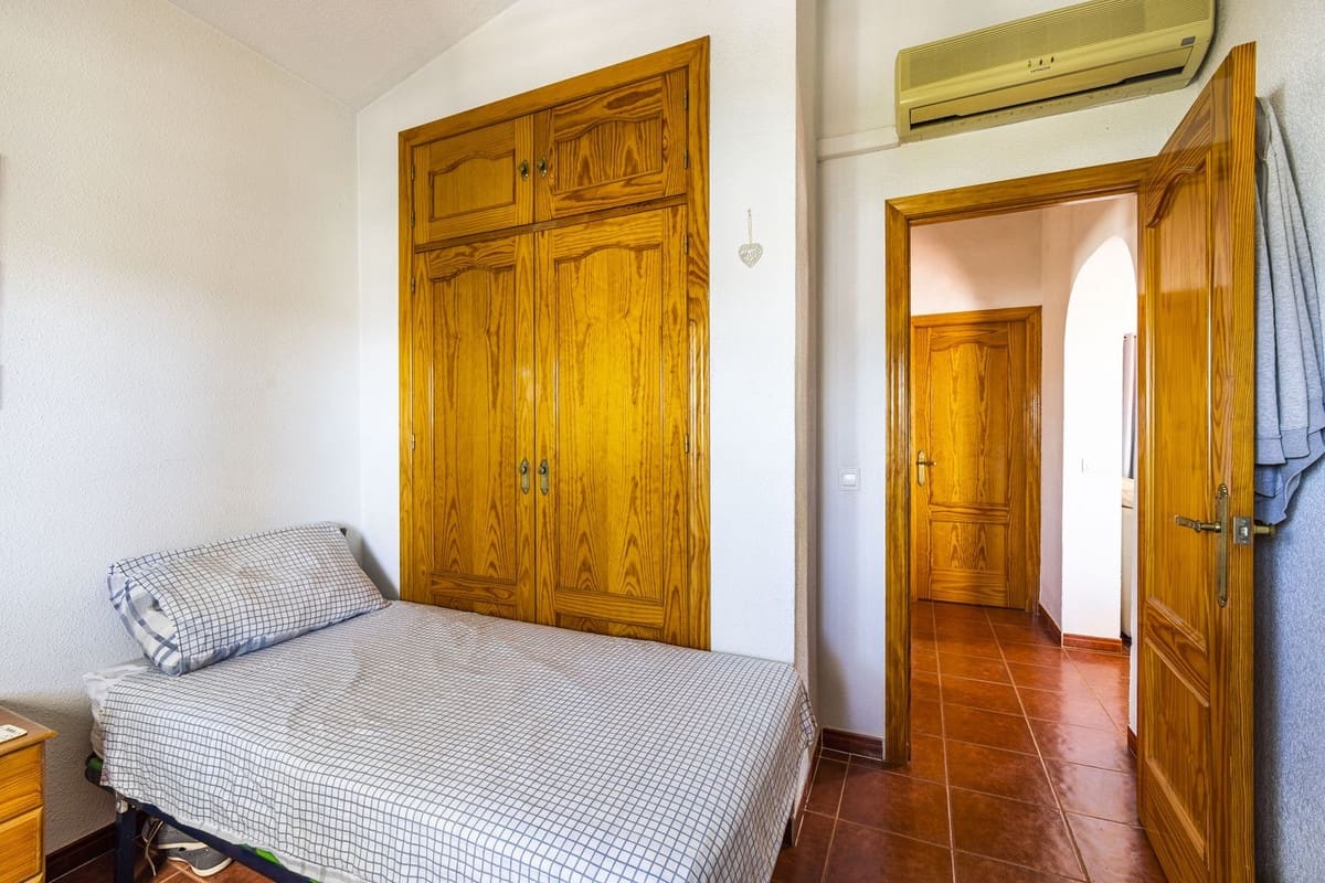 3 sovrum Villa till salu i Alcaucin med pool garage - 335 000 € (Ref: 9803901)