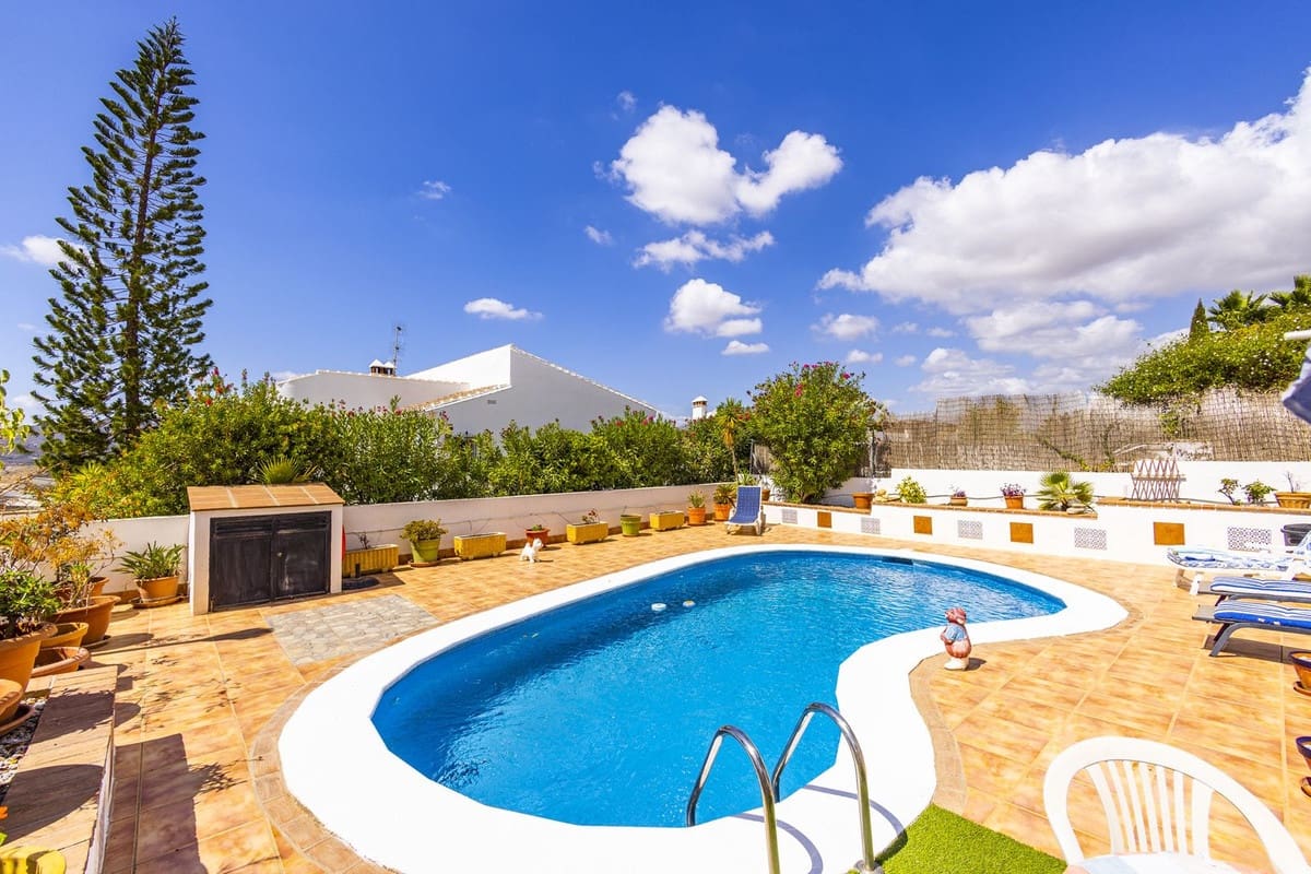 3 sovrum Villa till salu i Alcaucin med pool garage - 335 000 € (Ref: 9803901)