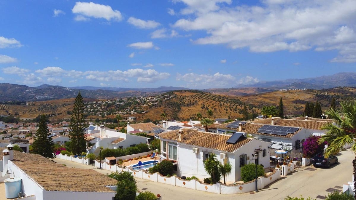 3 sovrum Villa till salu i Alcaucin med pool garage - 335 000 € (Ref: 9803901)