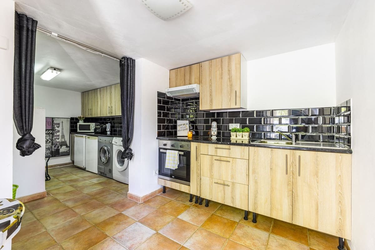 3 sovrum Villa till salu i Alcaucin med pool garage - 335 000 € (Ref: 9803901)
