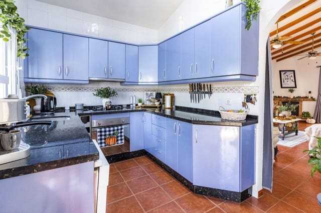 3 sovrum Villa till salu i Alcaucín med pool garage - 335 000 € (Ref: 9803901)