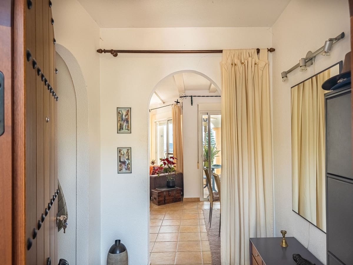 4 slaapkamer Villa te koop in Salobrena met zwembad garage - € 945.000 (Ref: 9808569)