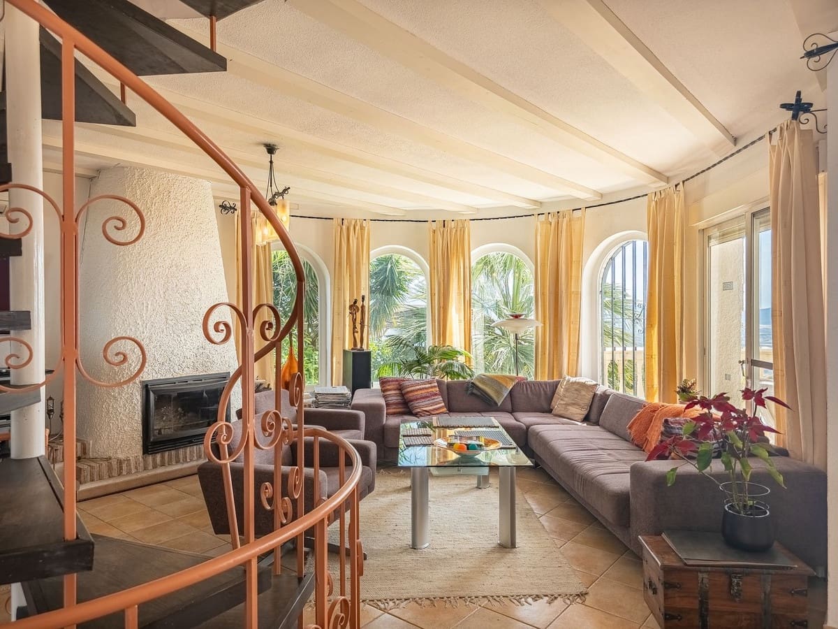 4 slaapkamer Villa te koop in Salobrena met zwembad garage - € 945.000 (Ref: 9808569)