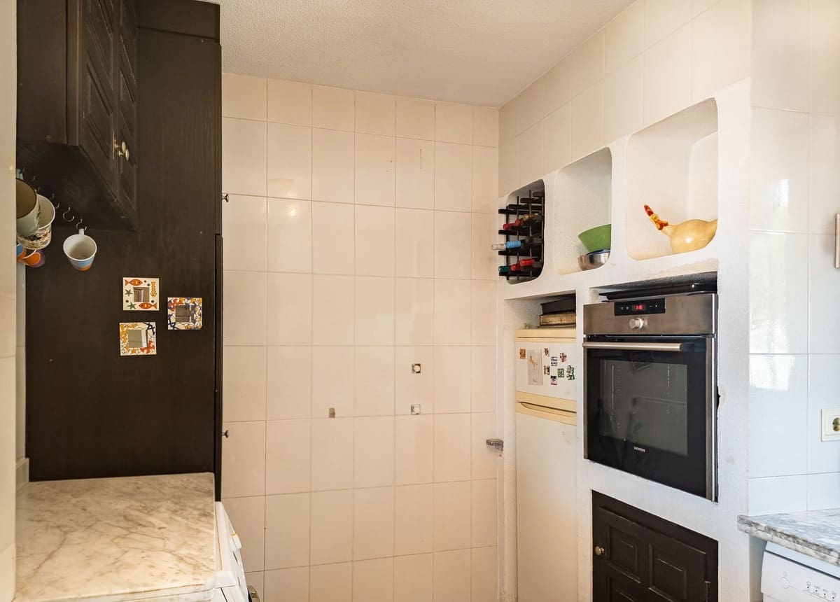 4 slaapkamer Villa te koop in Salobrena met zwembad garage - € 945.000 (Ref: 9808569)