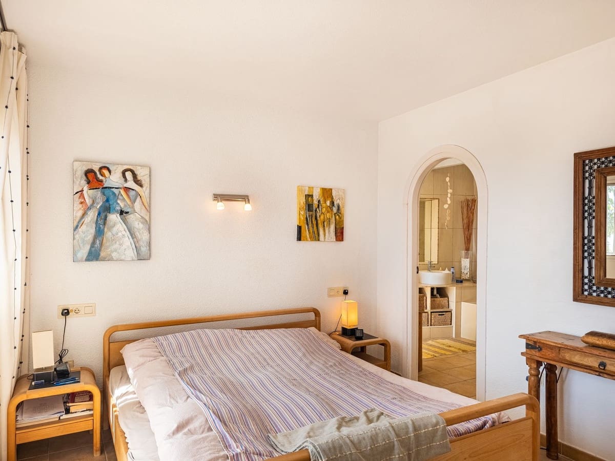 4 slaapkamer Villa te koop in Salobrena met zwembad garage - € 945.000 (Ref: 9808569)