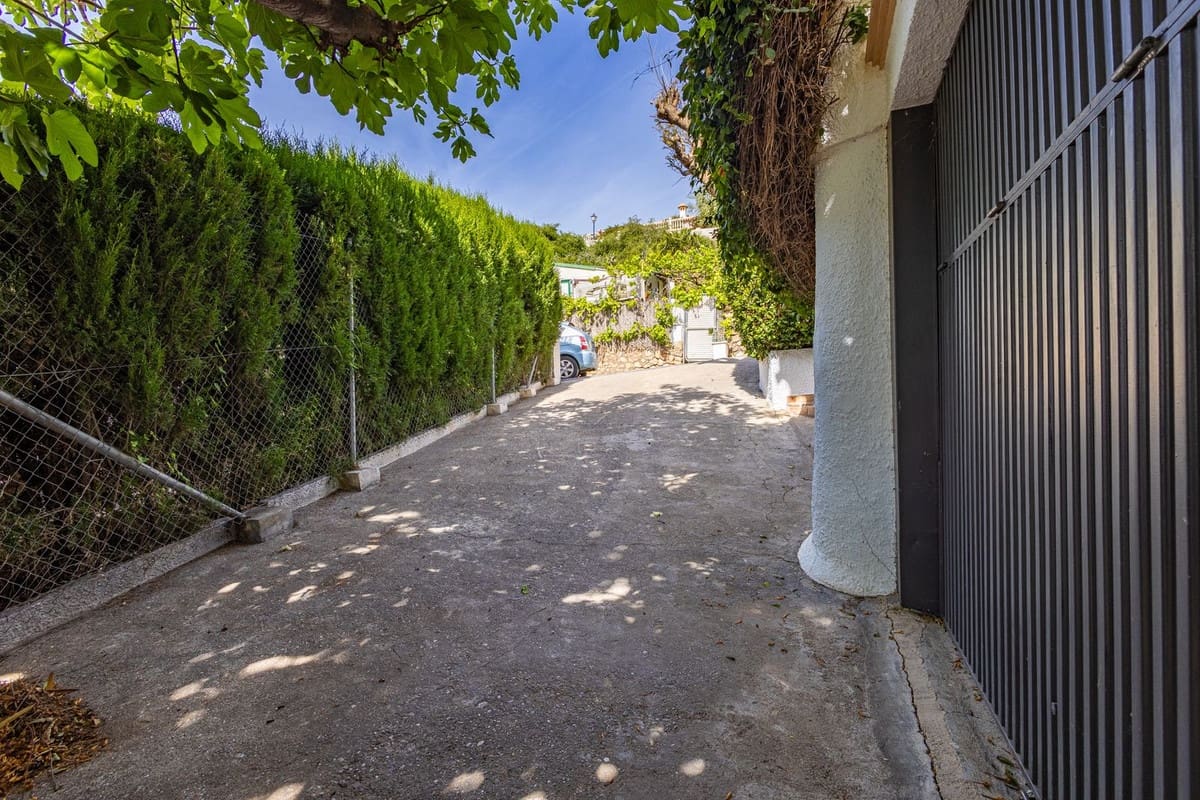 4 slaapkamer Villa te koop in Salobrena met zwembad garage - € 945.000 (Ref: 9808569)