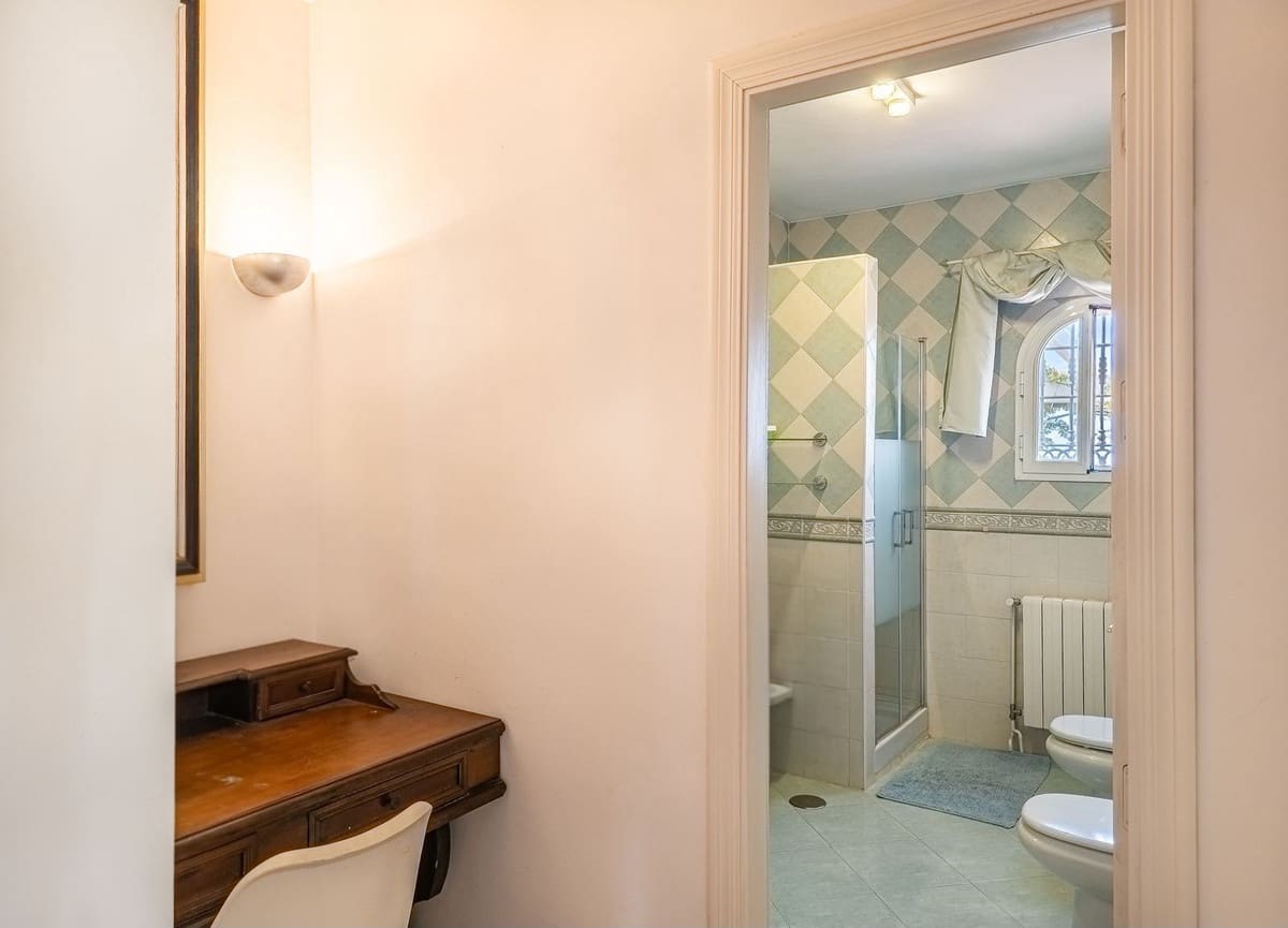 3 quarto Moradia para venda em Arenas com piscina garagem - 715 000 € (Ref: 9811337)