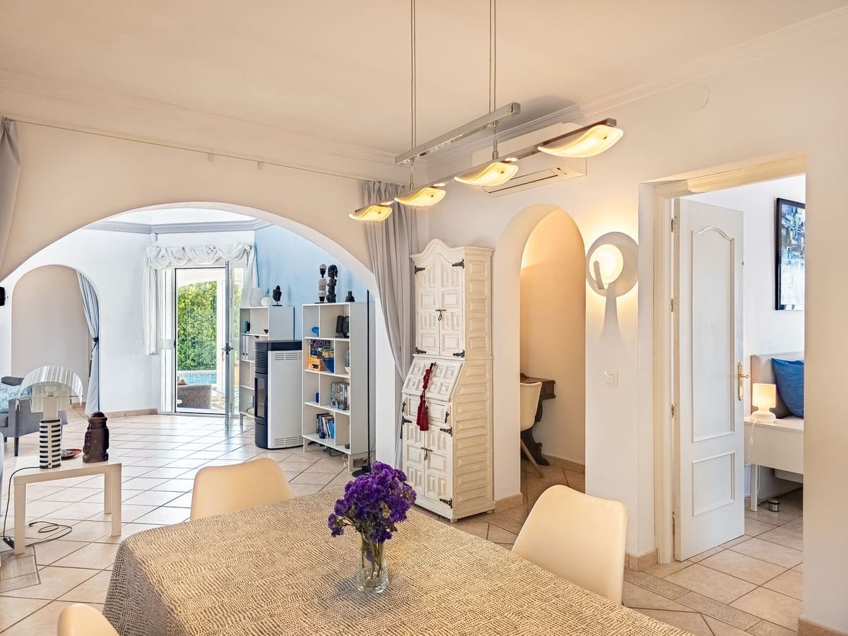 3 quarto Moradia para venda em Arenas com piscina garagem - 715 000 € (Ref: 9811337)