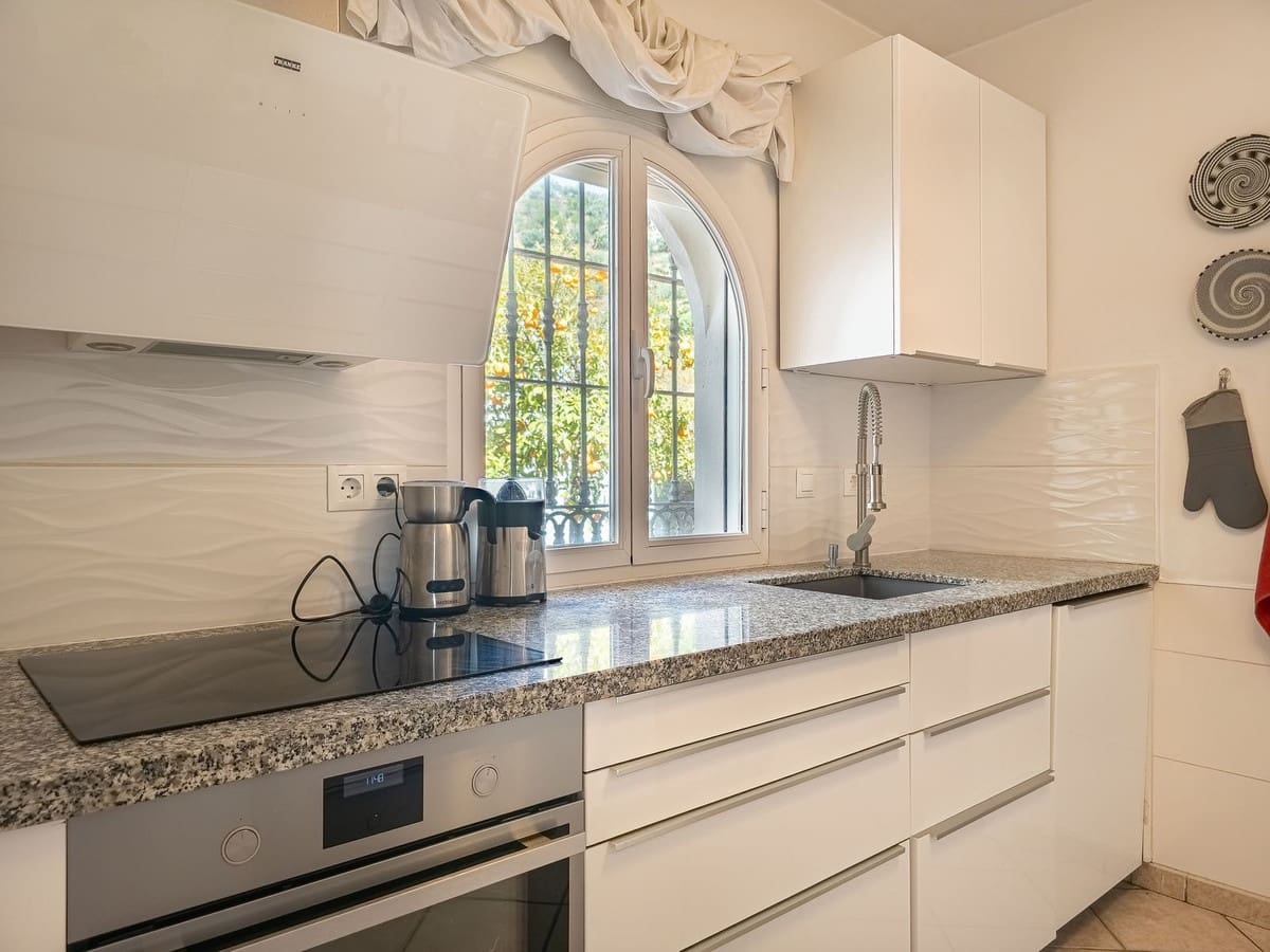 3 quarto Moradia para venda em Arenas com piscina garagem - 715 000 € (Ref: 9811337)