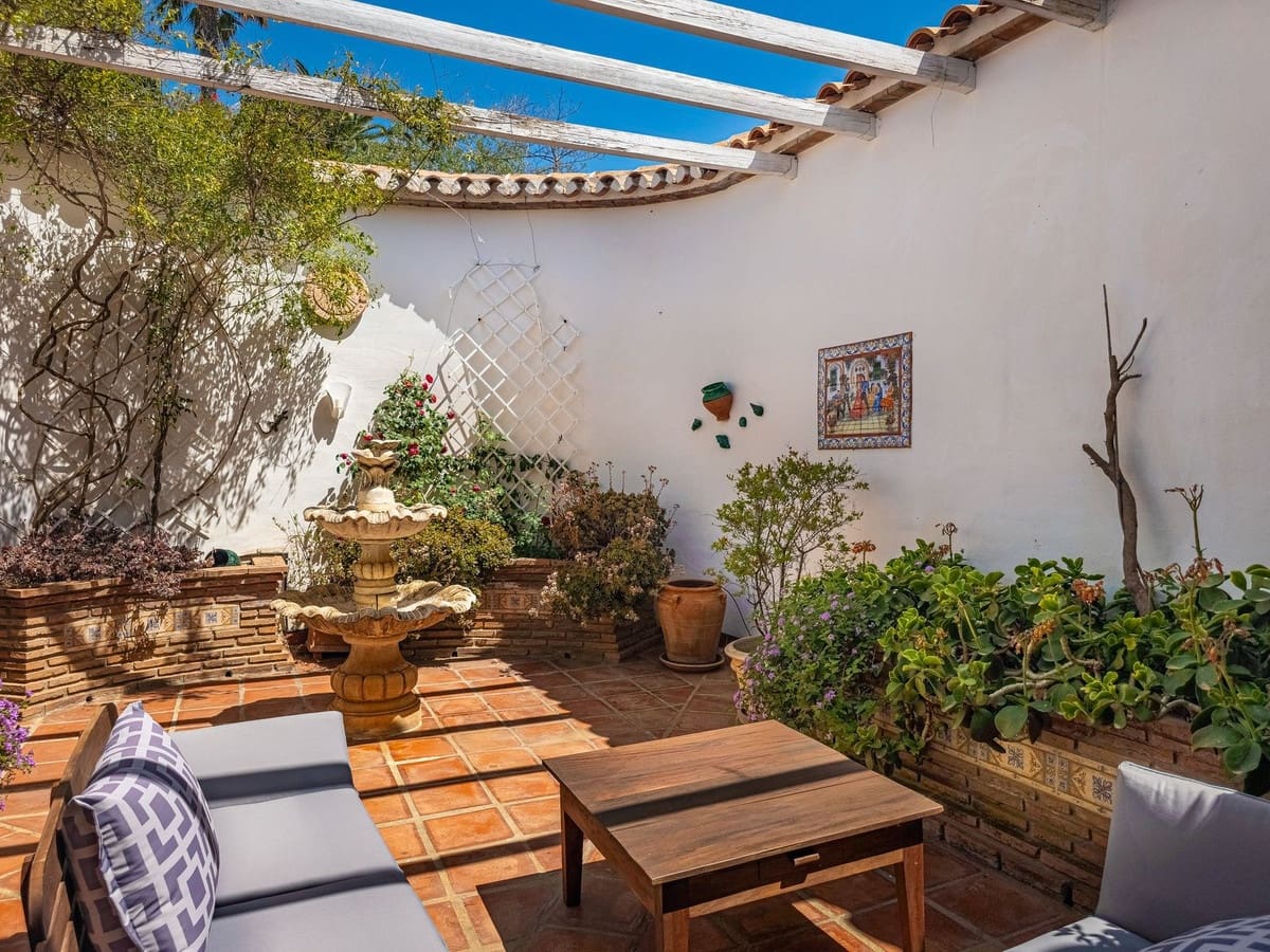 3 quarto Moradia para venda em Arenas com piscina garagem - 715 000 € (Ref: 9811337)