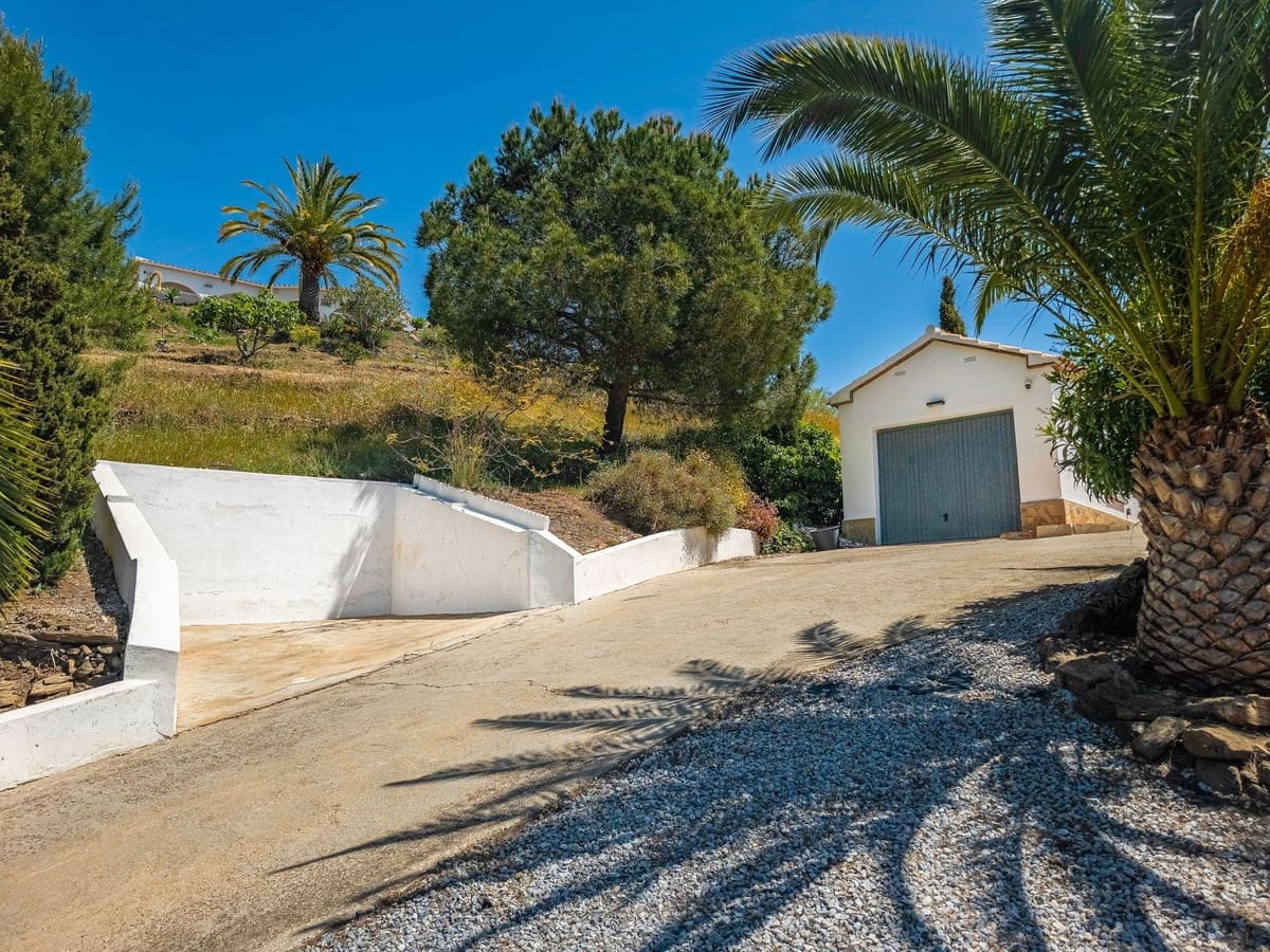 3 quarto Moradia para venda em Arenas com piscina garagem - 715 000 € (Ref: 9811337)