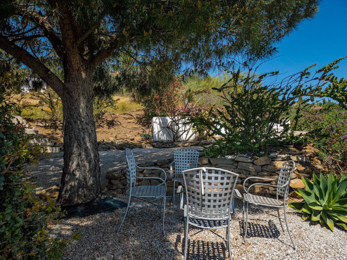 3 quarto Moradia para venda em Arenas com piscina garagem - 715 000 € (Ref: 9811337)