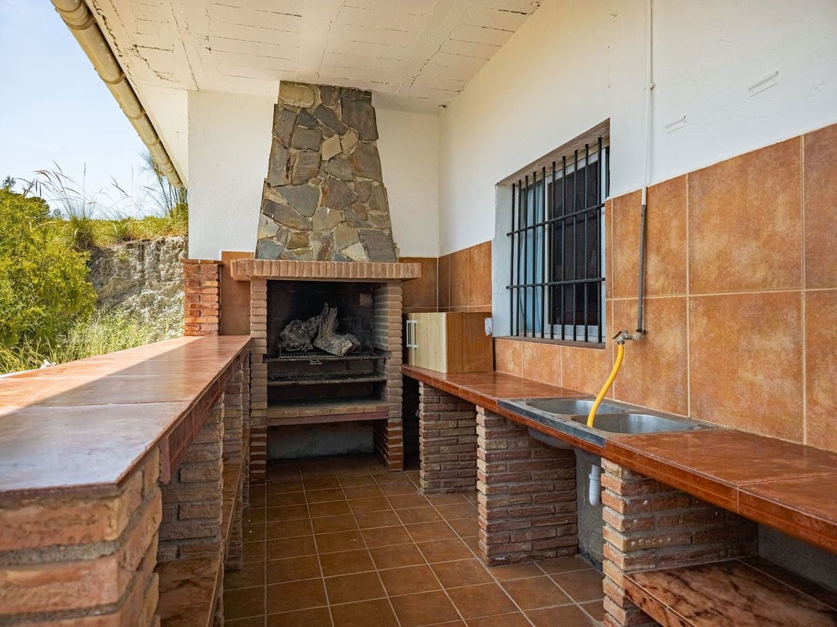 3 sovrum Finca/Hus på landet till salu i Velez de Benaudalla med pool garage - 239 000 € (Ref: 9819208)