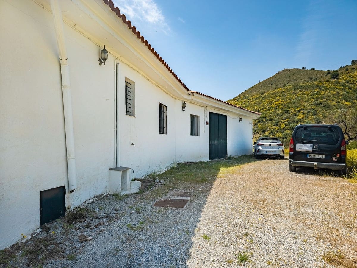 3 sovrum Finca/Hus på landet till salu i Velez de Benaudalla med pool garage - 239 000 € (Ref: 9819208)