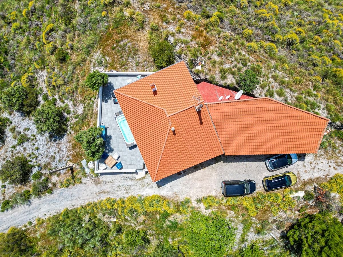 3 sovrum Finca/Hus på landet till salu i Velez de Benaudalla med pool garage - 239 000 € (Ref: 9819208)