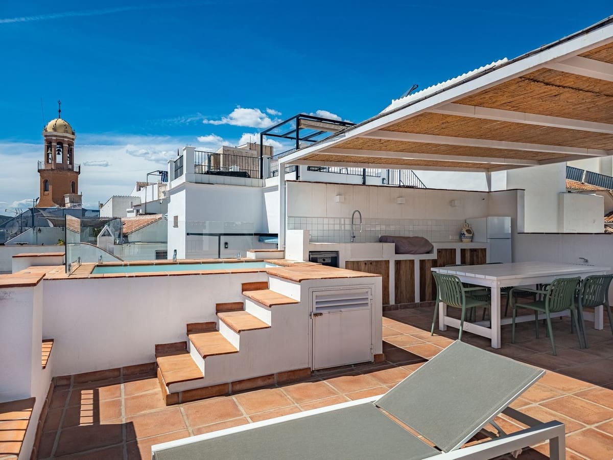 3 makuuhuone Omakotitalo myytävänä paikassa Competa mukana uima-altaan - 550 000 € (Ref: 9821584)