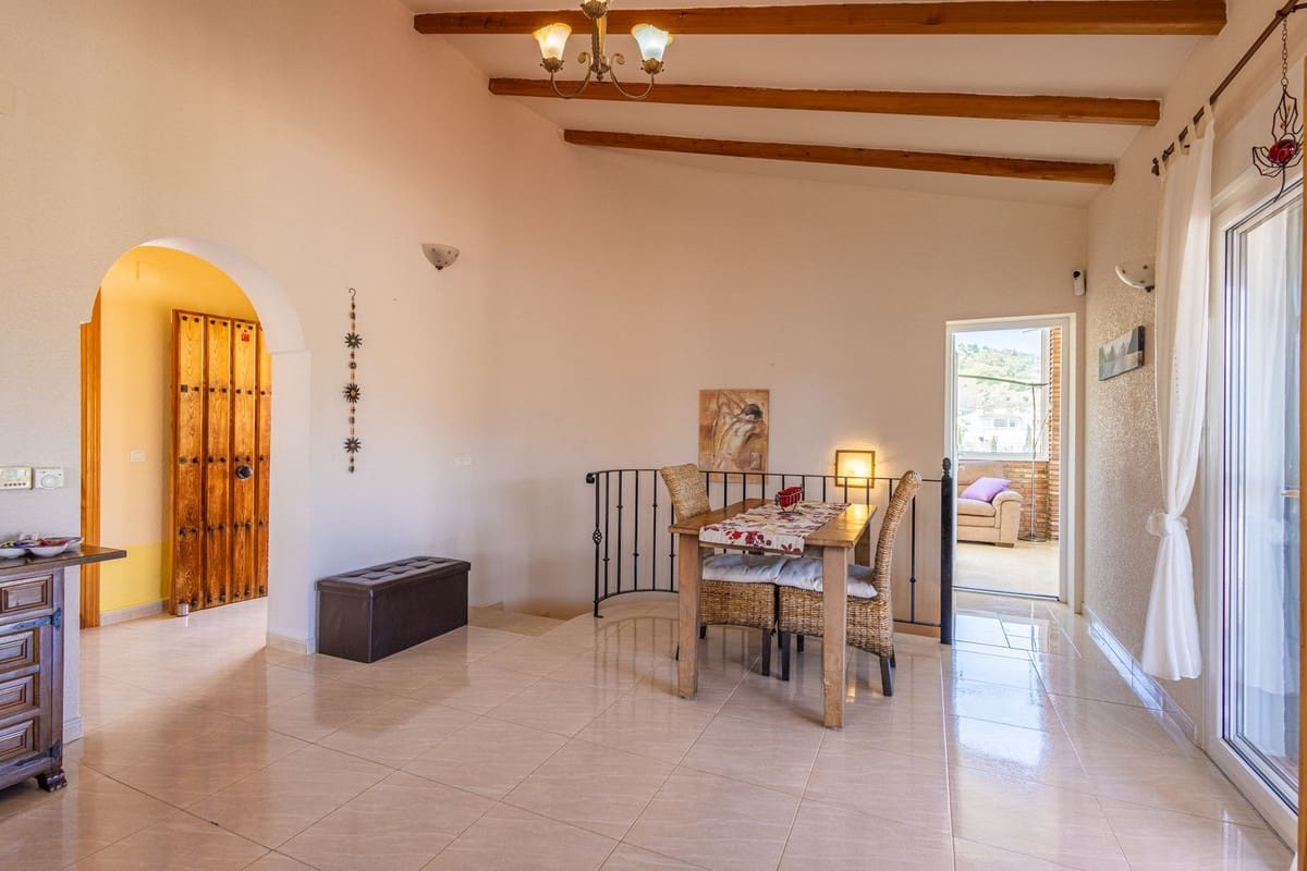 3 chambre Villa/Maison à vendre à Vinuela avec piscine garage - 449 000 € (Ref: 9824573)