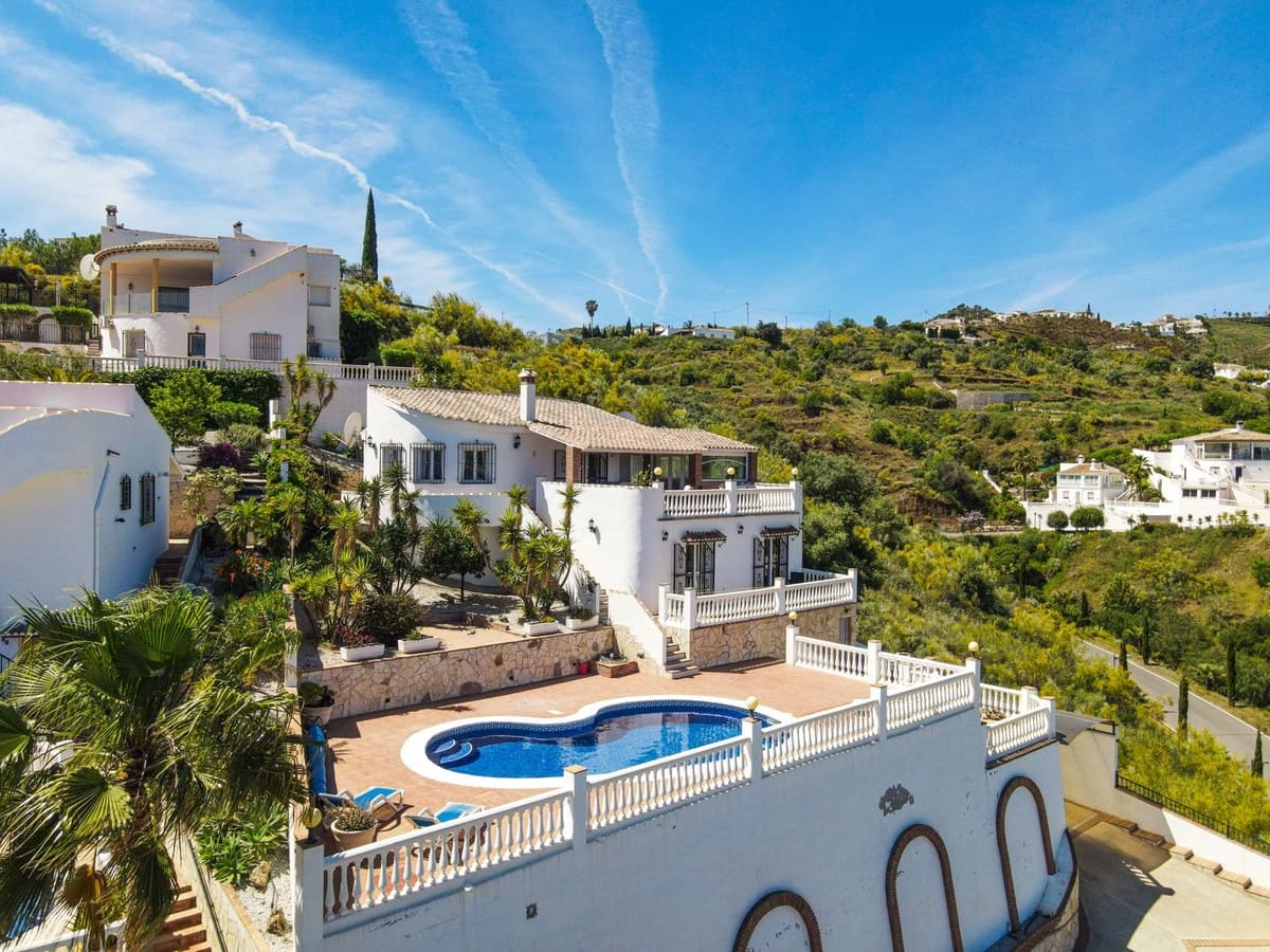 3 chambre Villa/Maison à vendre à Vinuela avec piscine garage - 449 000 € (Ref: 9824573)