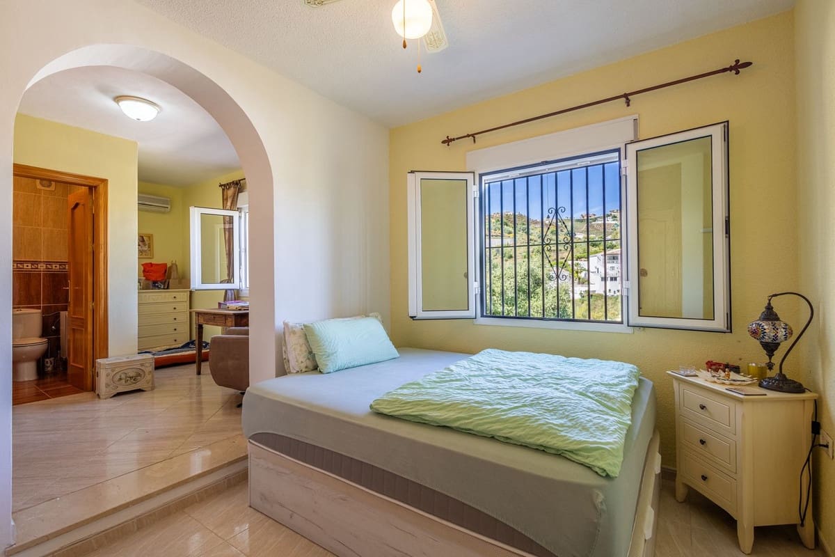 3 chambre Villa/Maison à vendre à Vinuela avec piscine garage - 449 000 € (Ref: 9824573)