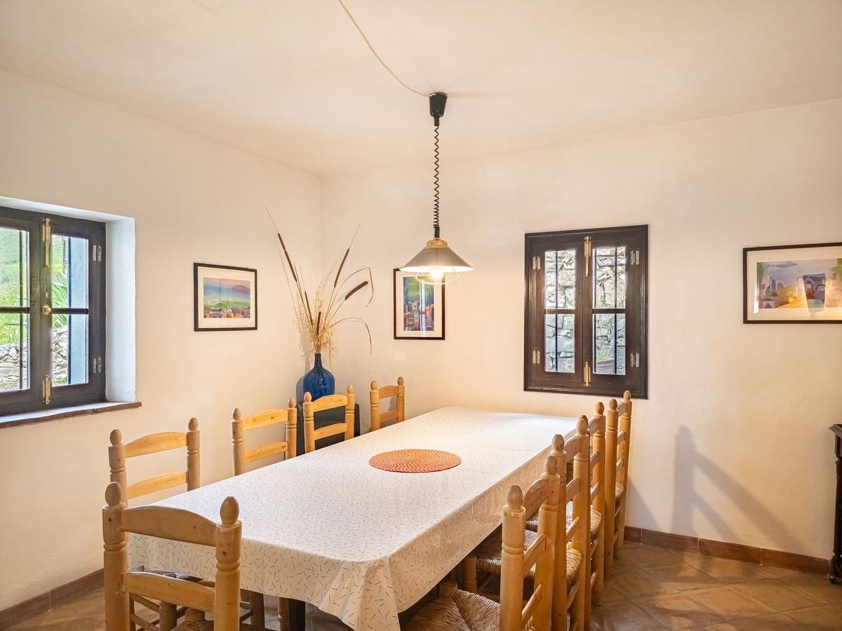 5 sovrum Finca/Hus på landet till salu i Periana med pool garage - 345 000 € (Ref: 9830017)